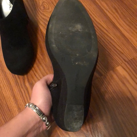 Shoes - Picture 3 of 4